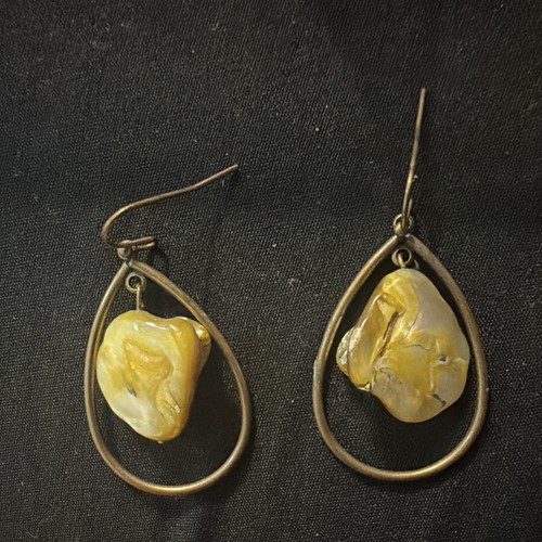 Gold tone teardrop - gold,
